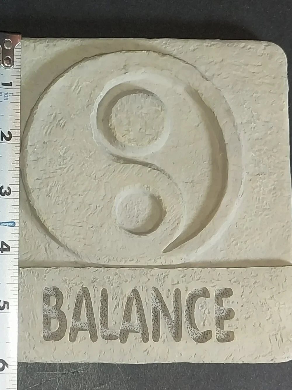 Balance Plaque Faux Cement Yin Yang